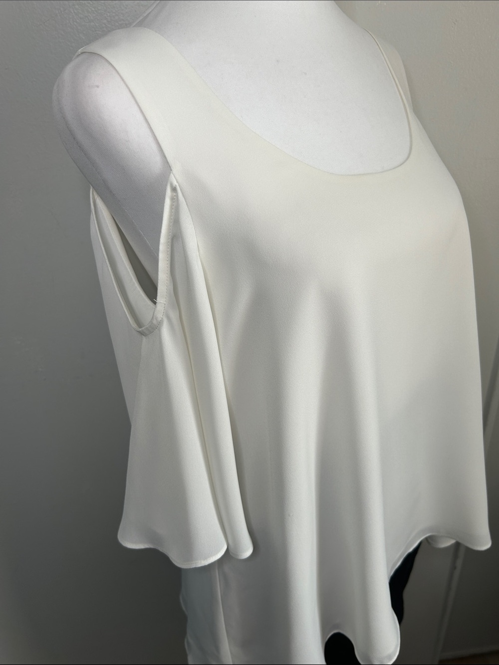 Chelsea28 Feminine Solid White Short Sleeve Cold-Shoulder Flowy Blouse - Picture 4 of 8